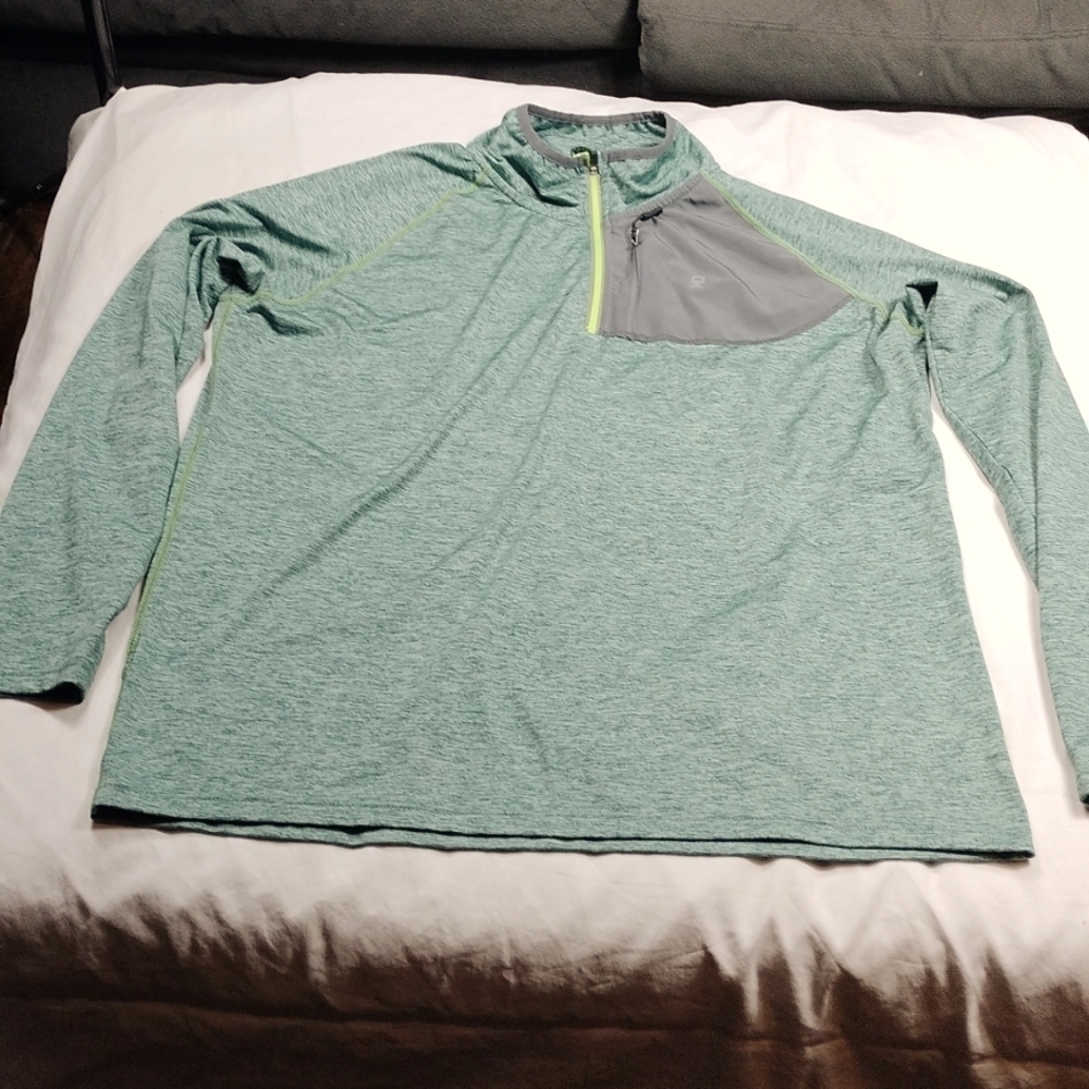 Little Donkey Andy men's athletic top size XL